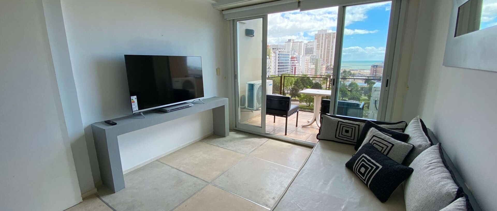 Av Colón 2000 9° Av Colón 2000 9°