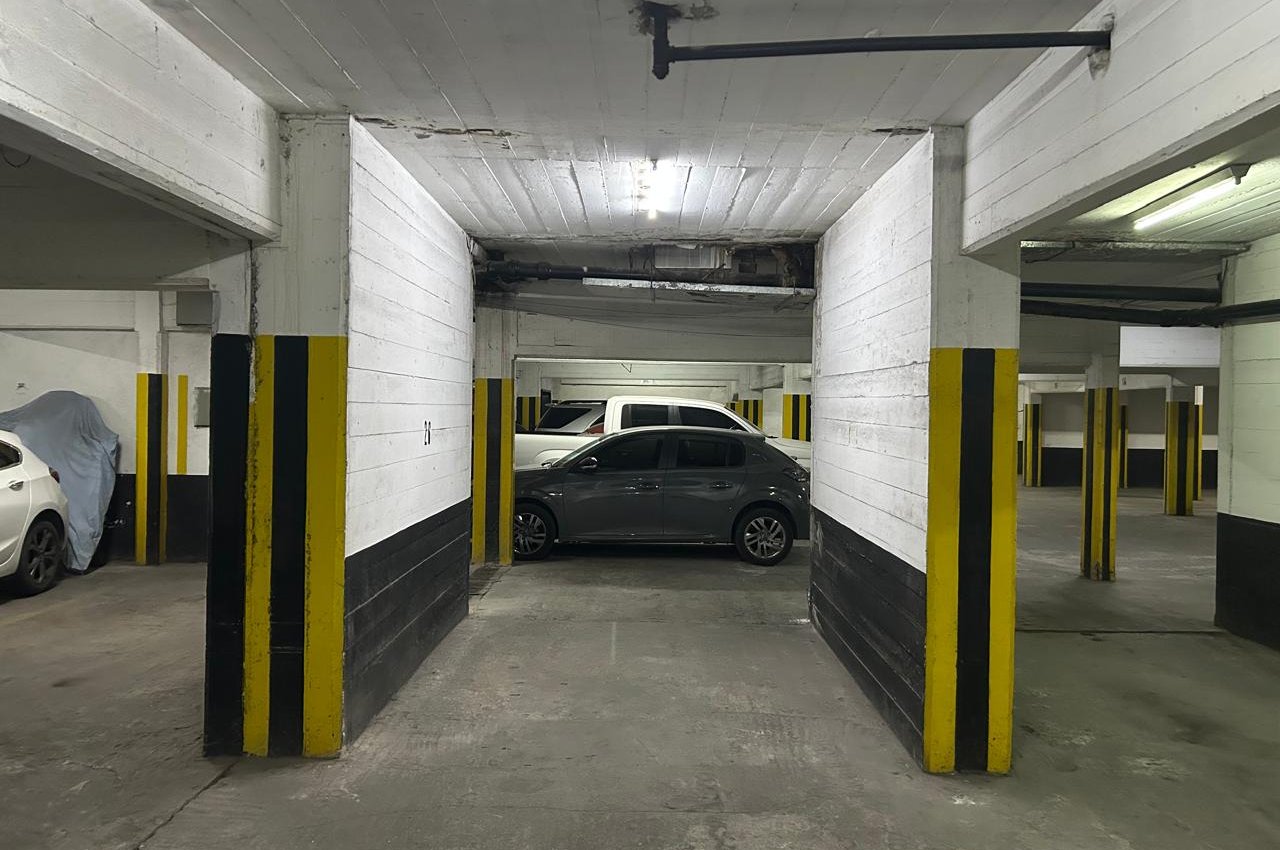 VENTA COCHERA Entre Rios 1800