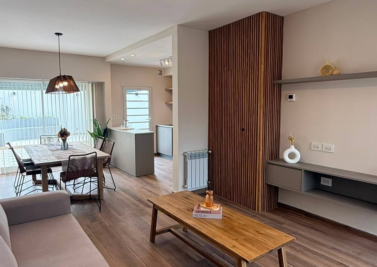 VENTA DUPLEX 4AMB Libres del Sud 700 VENTA DUPLEX 4AMB Libres del Sud 700