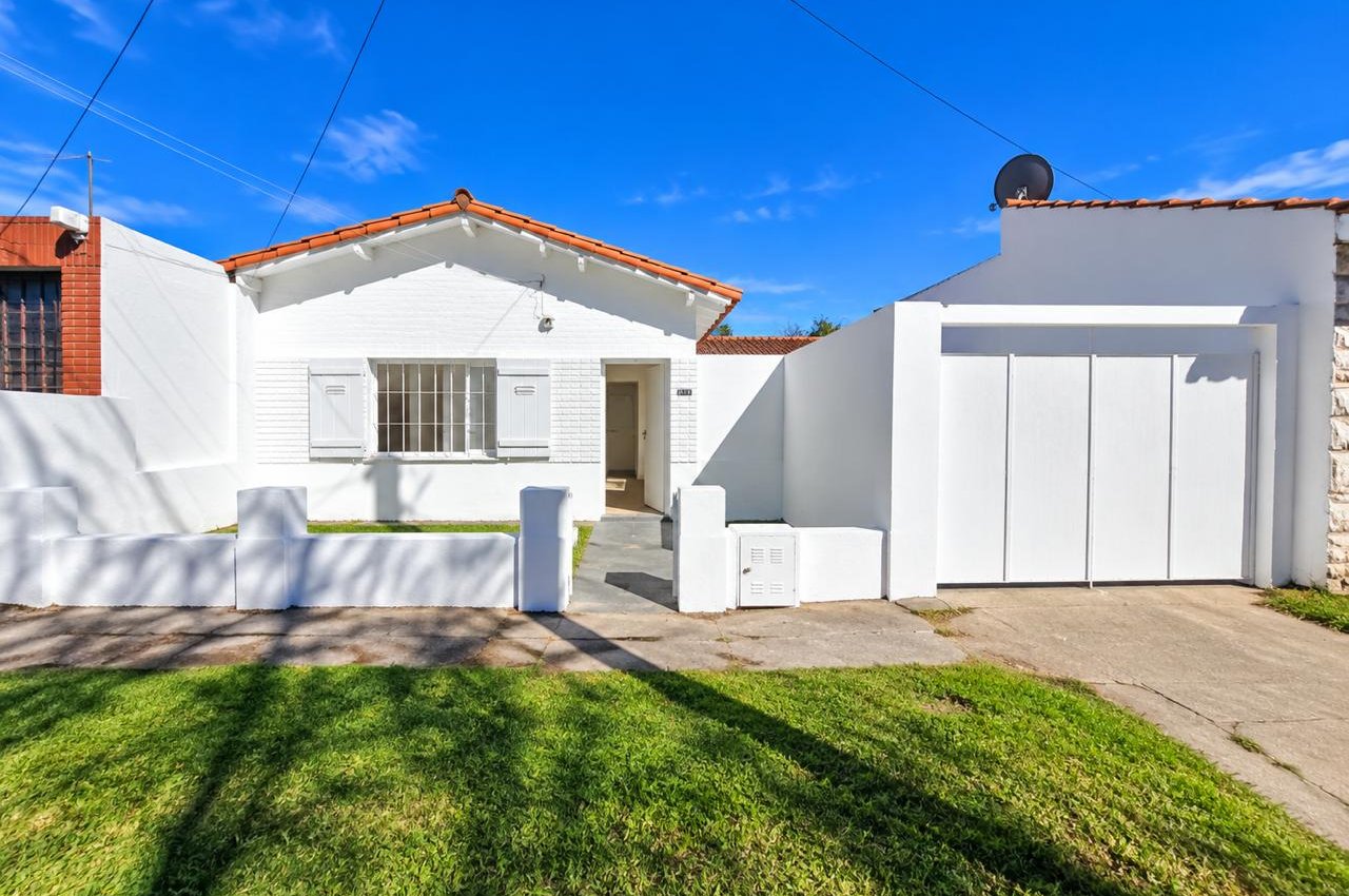 VENTA Casa 3AMB Diag. Garibaldi 5600 VENTA Casa 3AMB Diag. Garibaldi 5600